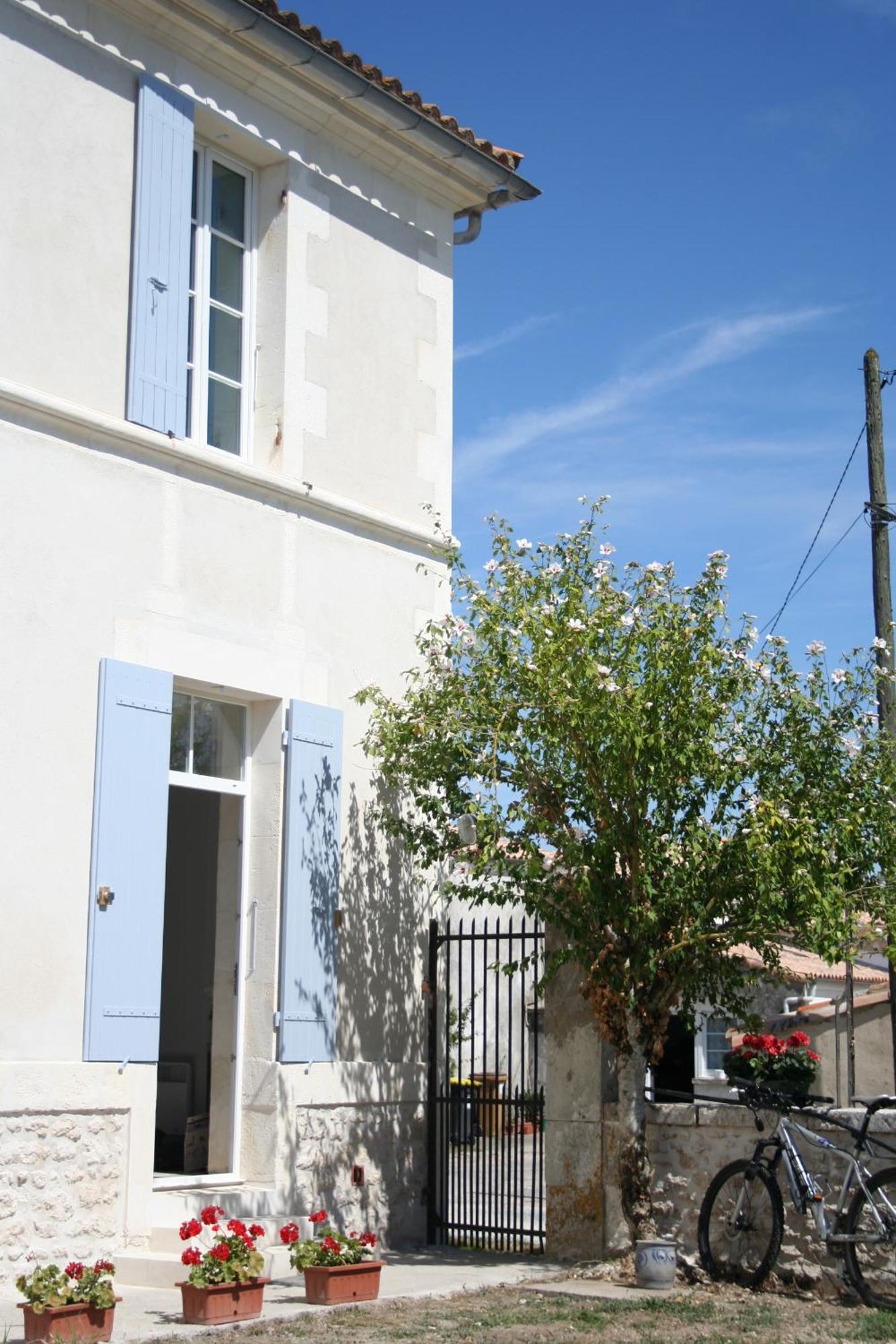 Le Domaine Des Aguins ξενώνας Saujon Εξωτερικό φωτογραφία