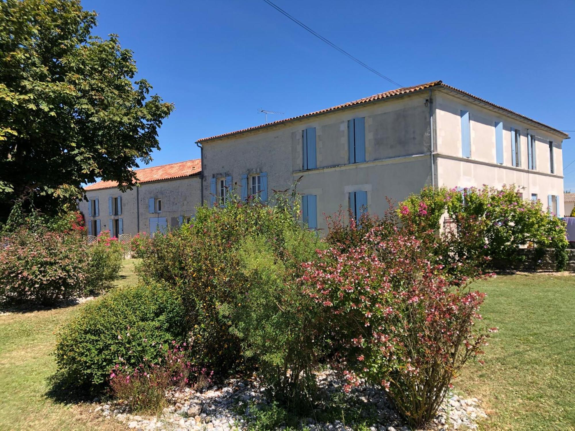 Le Domaine Des Aguins ξενώνας Saujon Εξωτερικό φωτογραφία