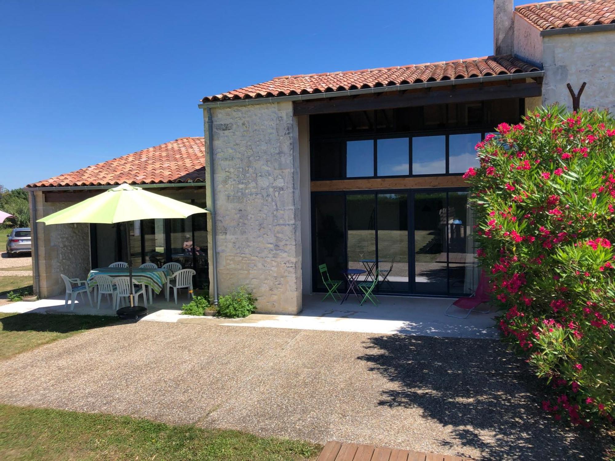 Le Domaine Des Aguins ξενώνας Saujon Εξωτερικό φωτογραφία